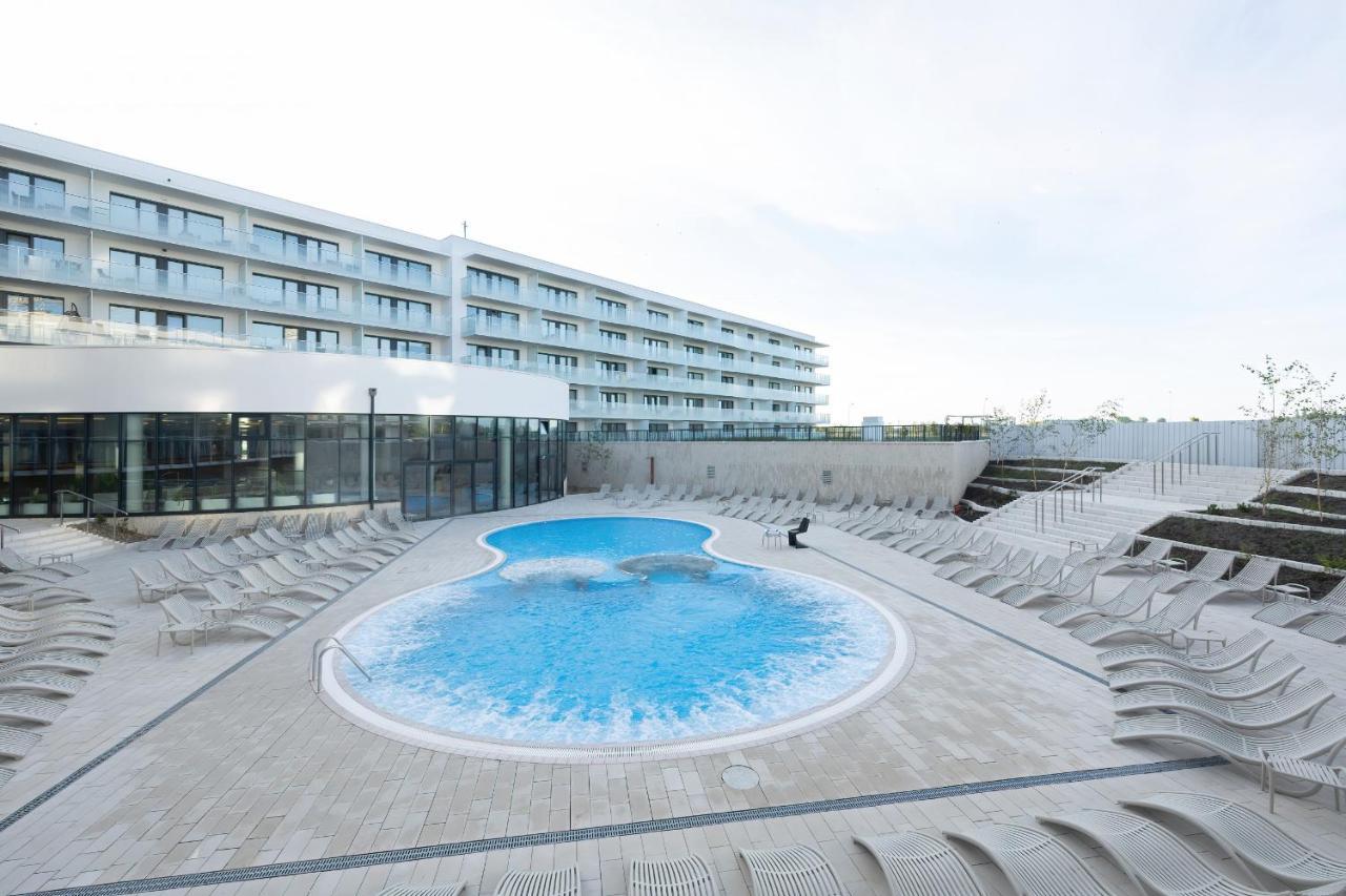 Polanki Aqua Apartment With Parking By Renters Prestige Kolobrzeg Exterior photo