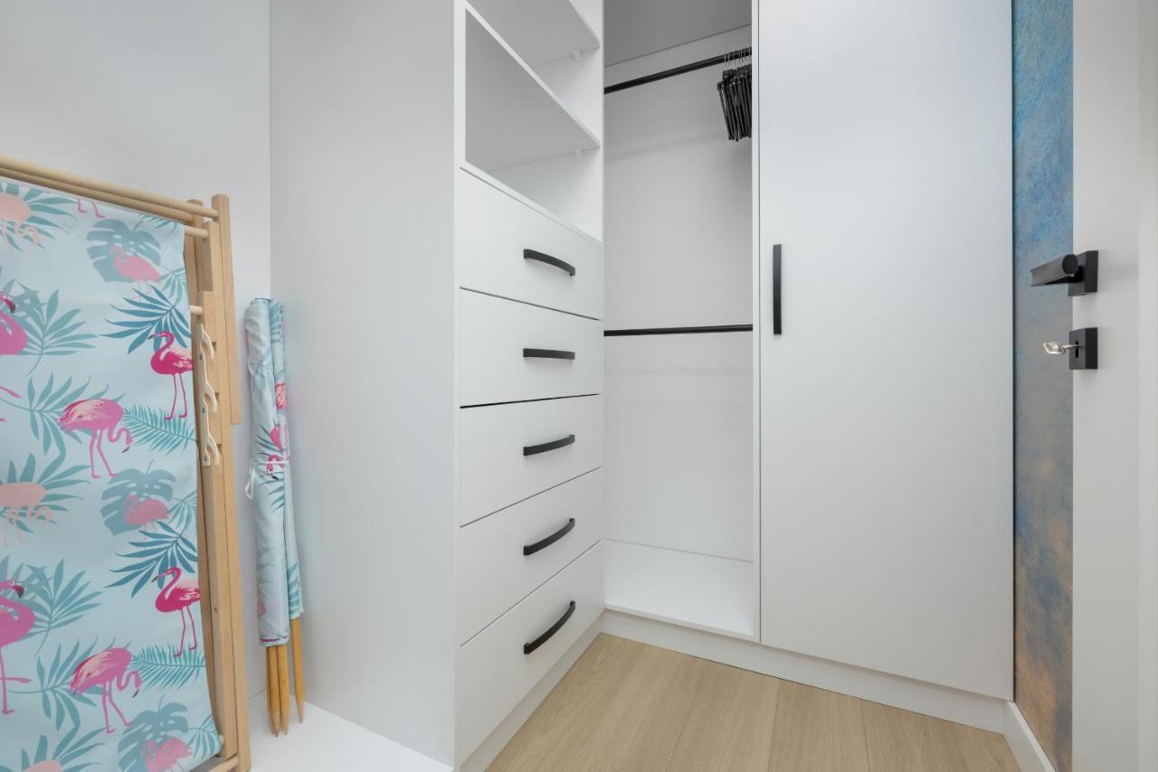 Polanki Aqua Apartment With Parking By Renters Prestige Kolobrzeg Exterior photo